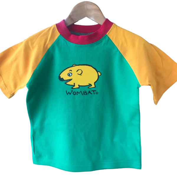 ozi varmints contrast 100% cotton t-shirt with emerald/sun/red colour and a wombat design printed in the middle of the shirt