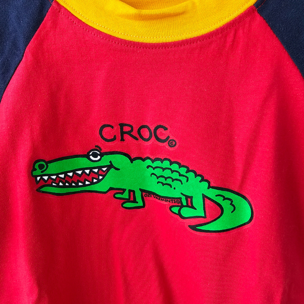 ozi varmints contrast 100% cotton t-shirt with crocodile design printed in the middle of the shirt
