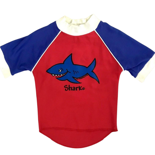 ozi varmints short sleeve rash vest with a shark design print  - red
